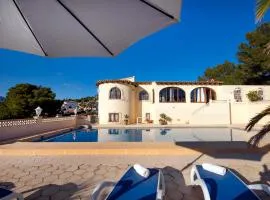 Villa Heno, Beautiful detached villa with large private pool - by Holiday Rentals Villamar
