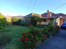 Ideal Business and Family accommodation, self catering accommodation in Dandenong