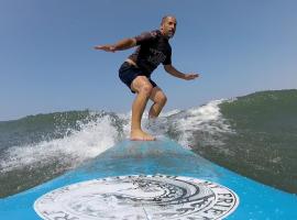 My Friend Surf Hostal، بيت شباب في تروخيو