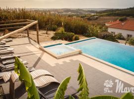 The Maverick Surfvillas: Lourinhã, Dino Park Lourinha yakınında bir otel