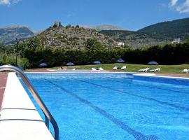 Camping Cadí Vacances & Spa، فندق في جوسول