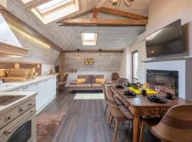 2-Bedroom Elegant Apartment in Mediterranean Style