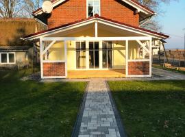 Haus Kranichweide, hotel em Bodstedt