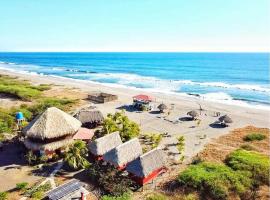 Surfing Turtle Lodge, farfuglaheimili í Poneloya