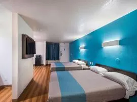 Motel 6-Irving, TX - Irving DFW Airport East