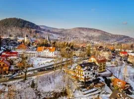 Centrum Obrońców Pokoju, Sun & Snow