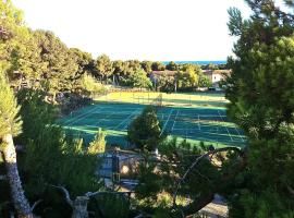 Appartements des Joncas, hotel in Martigues