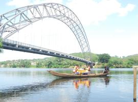 BB Tributary Hotel, ξενοδοχείο που δέχεται κατοικίδια σε Akosombo