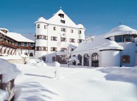 Family Hotel Schloss Rosenegg, hotel near Kitzbüheler Horn, Fieberbrunn