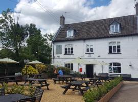 The Swan Inn, B&B i Hilborough