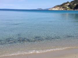 B&B Hotel Il Veliero - la vela del veliero, hotel v destinaci SantʼAndrea