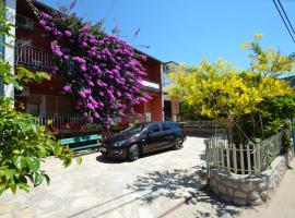 Guest House Tinka, hotel in Starigrad-Paklenica