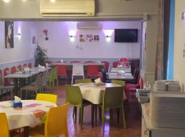 Hortencia Hôtel du Cheval Blanc – hotel w mieście Saint-Maixent-lʼÉcole