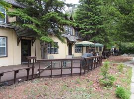 Crandell Mountain Lodge, lodge i Waterton Park