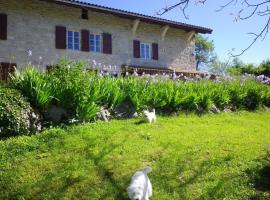 Chambre d'hôtes La Haie Fleurie, hotel s parkovaním v destinácii Chevillard