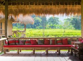 Lisu Lodge, hostal o pensió a Mae Taeng