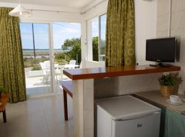 Apartamentos Eugenio la Sabina, hotel in La Savina