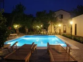 Villa Giardino Paradiso Cefalù con 13 posti letto e piscina riscaldata