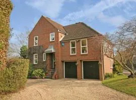 Agars Place, Datchet