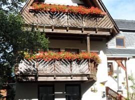 Ferienwohnung Neubert, cheap hotel in Wolkenstein