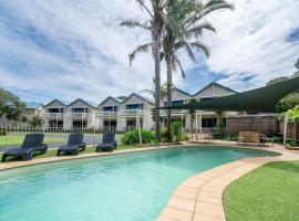 Boathouse Resort Studios and Suites, boutique hotel in Blairgowrie
