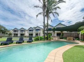 Boathouse Resort Studios and Suites、ブレアゴウリーのモーテル