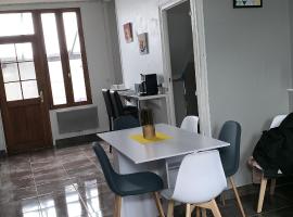 Jaures, self-catering accommodation in Chauny