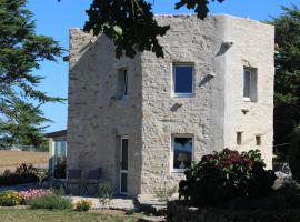 La Tour du Bois Dormant, hotel com estacionamento em Plozévet