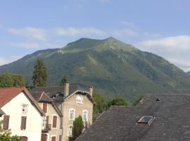 GITE "LES SAPINS", vacation rental in Izest