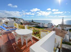 Luz Beach Ocean Front Apartment, hôtel à Luz