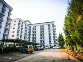 Wiangwalee Hotel، فندق مع موقف سيارات في رايونغ