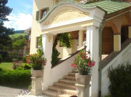 Piccolohotel Tempele Garni, hotel a San Candido