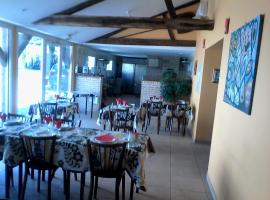 hotel lesvignes, hotel in Restigné
