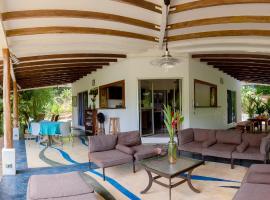 Casa Cedro - Portasol Vacation Rentals, self-catering accommodation in Matapalo