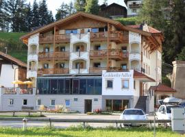 Hotel Goldener Adler, hotel near Lake Resia, Curon Venosta