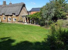 Pear Tree Cottage, hotel perto de Canons Ashby House, Moreton Pinkney