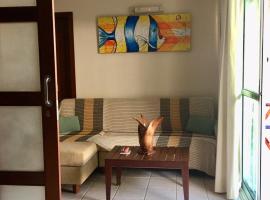 Apto funcional em frente ao mar, готель у місті Пірангі-ду-Норте