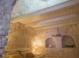 Widespread Trulli in the historic center - Trulli Antichi Mestieri