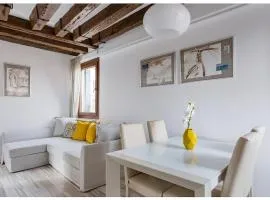 Biennale Family Apartment in Venice