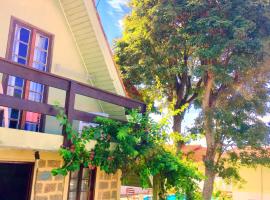 Hostel Mueller na Praia de Moçambique, Hotel in Florianópolis