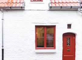 Romantic 16th century workers house, cottage in Gent