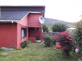 Hostal y Cabañas Perla del Lago, hotel with parking in Puerto Guadal