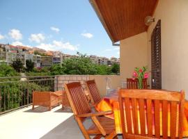 Apartments Ivanka، فندق في هفار