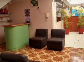 Hospedaje Golden Inn, hotel na praia em Caman&aacute;