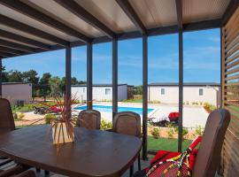 Superior Mobile Homes in Camping Kastanija, hotell sihtkohas Novigrad Istria