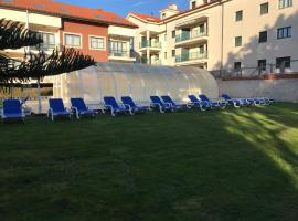 Apartamentos Playa Langosteira, hotel ob plaži v mestu Fisterra