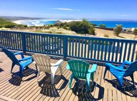 Panoramic Drive Holiday House, sumarhús í Cape Bridgewater