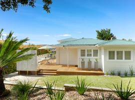 Eight on Church - near Mudbrick & Cable Bay, family hotel in Oneroa