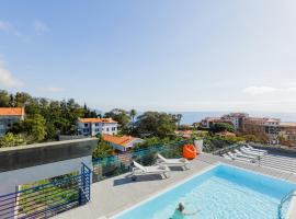 Terrace Mar Suite Hotel, appart'hôtel à Funchal