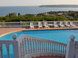 Family Hotel Casablanca Green, hotel in Varna City